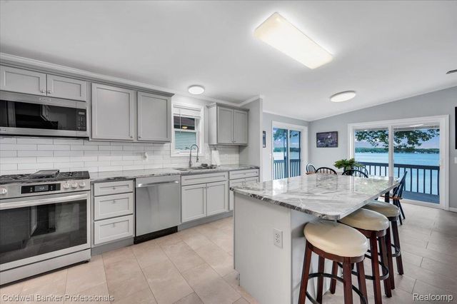 3782 S Shore Drive, Elba Township, MI 48446