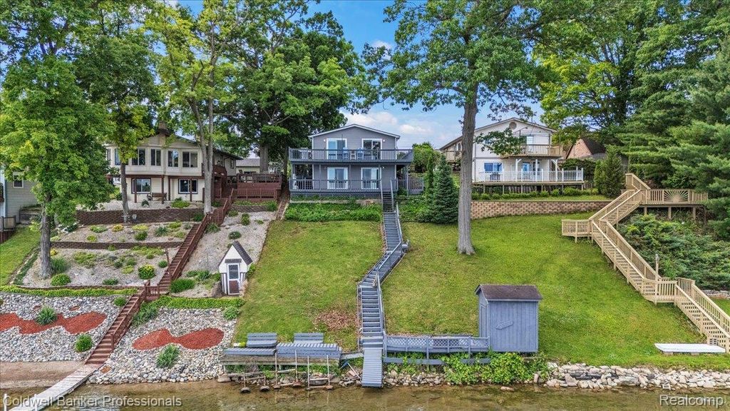 3782 S Shore Drive, Elba Township, MI 48446