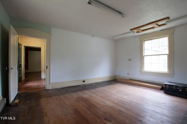 26528 Shortsville Rd Road, Abingdon, VA 24210