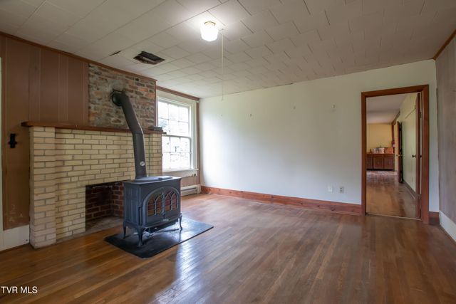 26528 Shortsville Rd Road, Abingdon, VA 24210