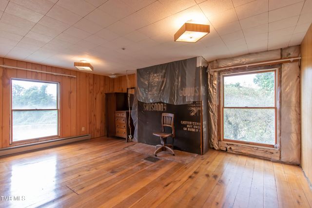 26528 Shortsville Rd Road, Abingdon, VA 24210