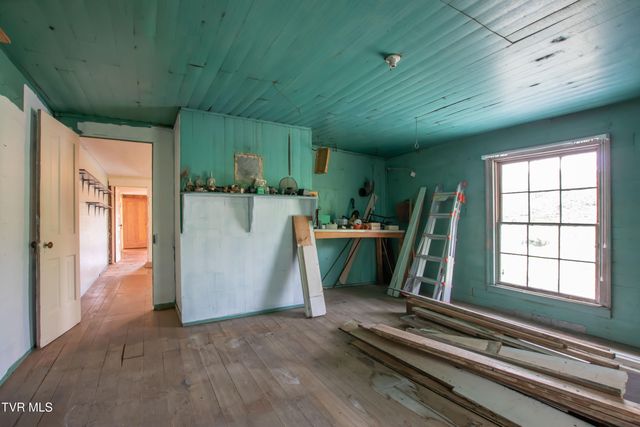 26528 Shortsville Rd Road, Abingdon, VA 24210