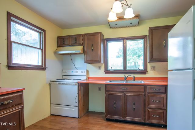 26528 Shortsville Rd Road, Abingdon, VA 24210
