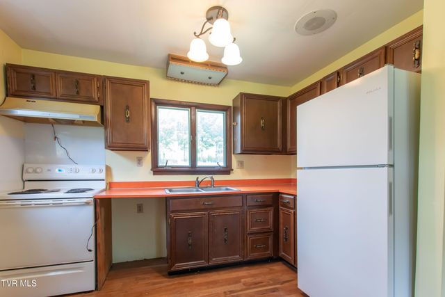 26528 Shortsville Rd Road, Abingdon, VA 24210