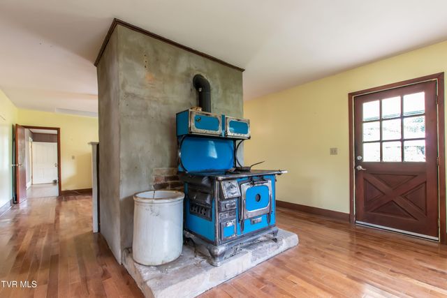 26528 Shortsville Rd Road, Abingdon, VA 24210