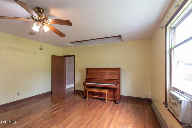 26528 Shortsville Rd Road, Abingdon, VA 24210