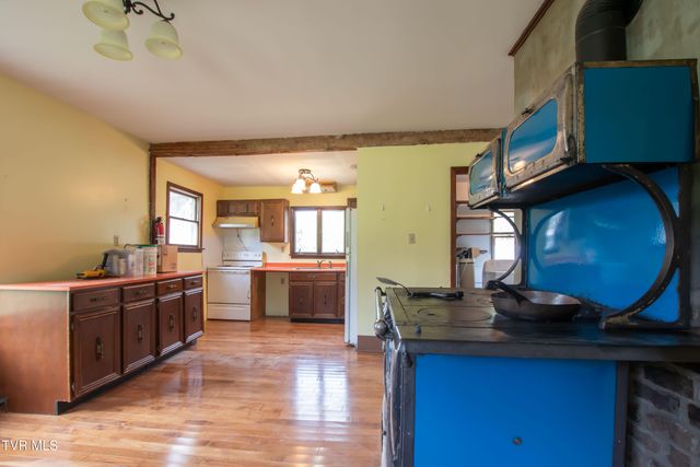 26528 Shortsville Rd Road, Abingdon, VA 24210