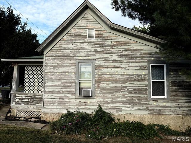 620 E College Street, Troy, MO 63379