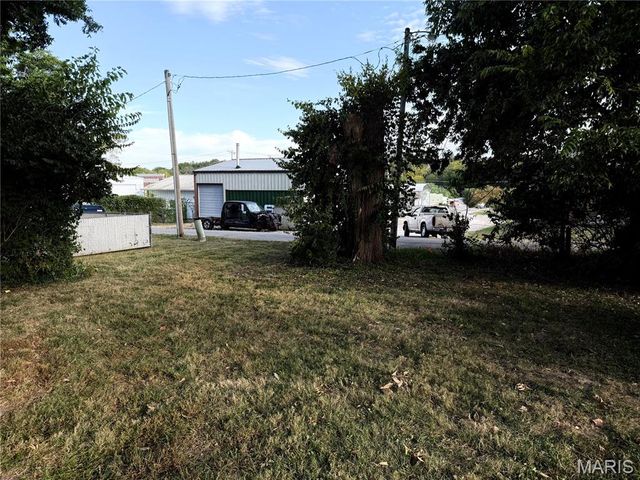 620 E College Street, Troy, MO 63379