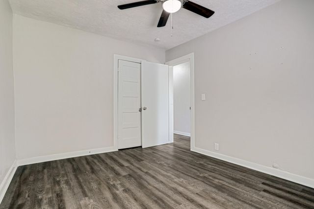 308 Bennett Drive, West Columbia, TX 77486