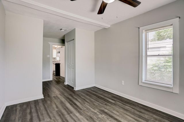 308 Bennett Drive, West Columbia, TX 77486