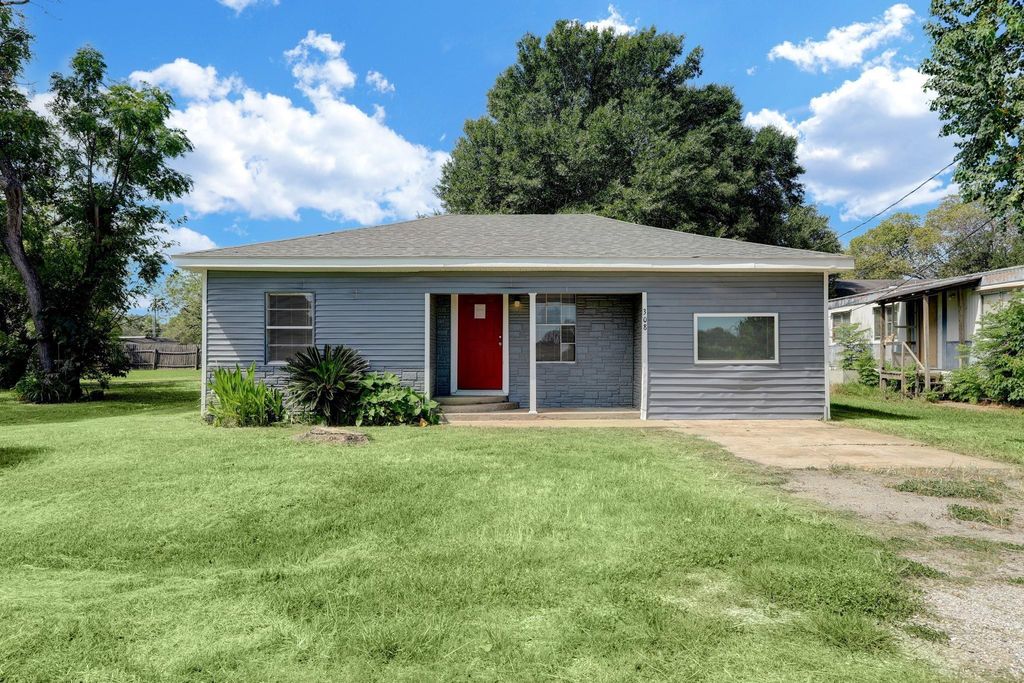 308 Bennett Drive, West Columbia, TX 77486