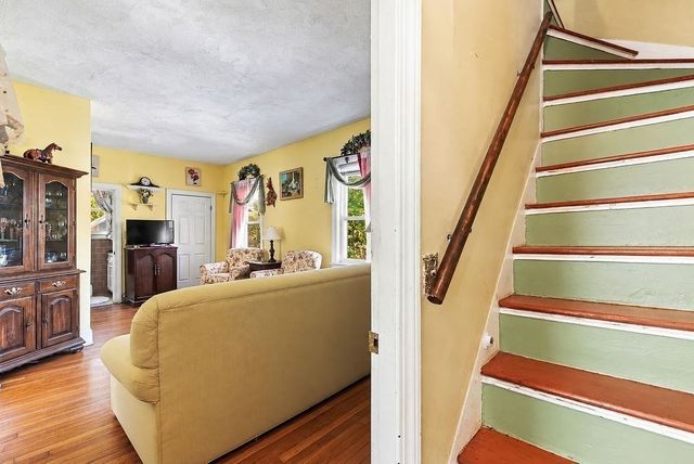 4 Prospect St, North Attleboro, MA 02760