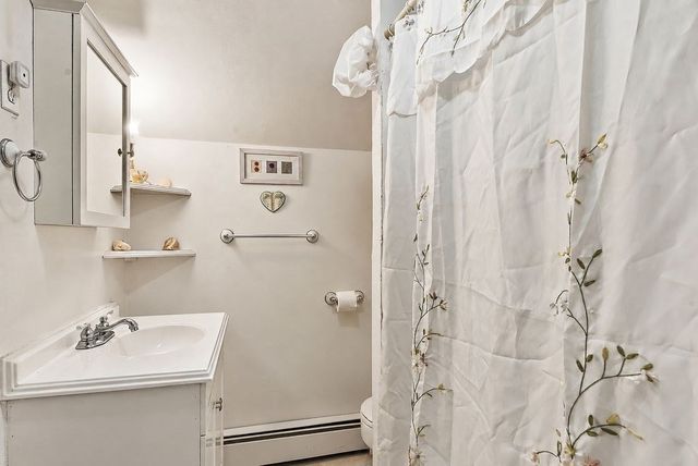 4 Prospect St, North Attleboro, MA 02760