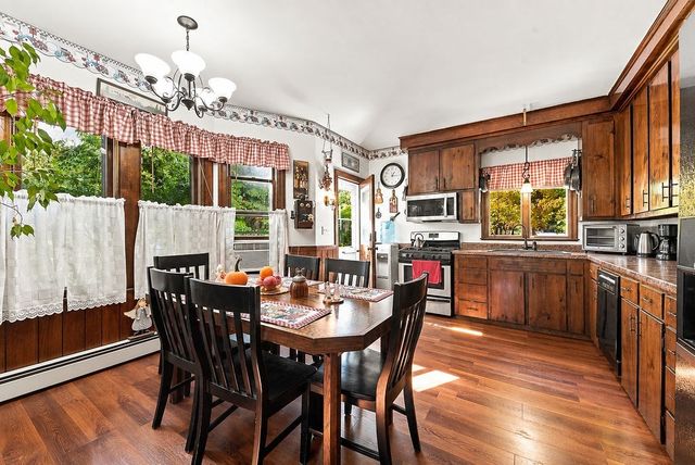 4 Prospect St, North Attleboro, MA 02760
