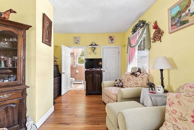4 Prospect St, North Attleboro, MA 02760