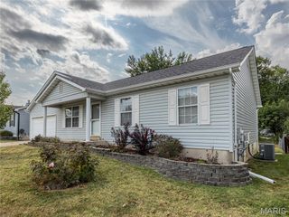 1129 Danielle Elizabeth Court, O'fallon, MO 63366