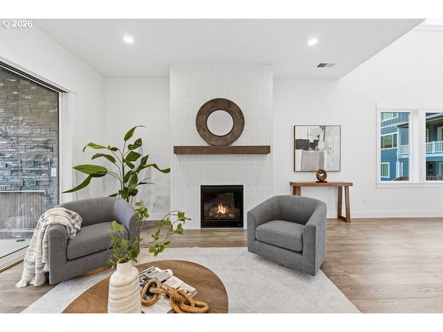 7741 Nw LADYBUG Pl, Portland, OR 97229