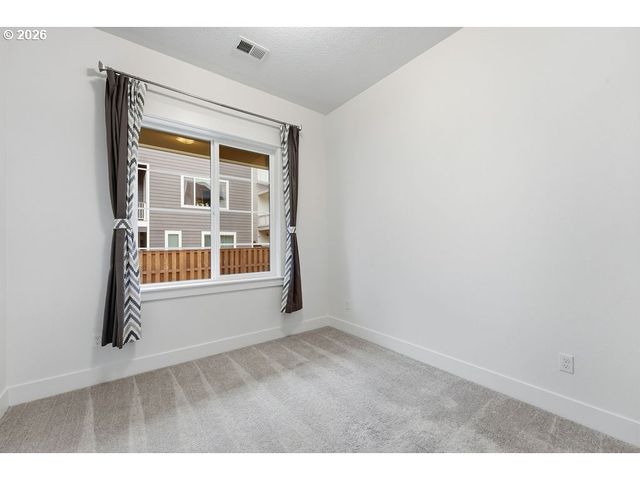 7741 Nw LADYBUG Pl, Portland, OR 97229