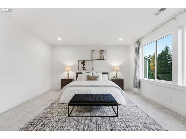 7741 Nw LADYBUG Pl, Portland, OR 97229