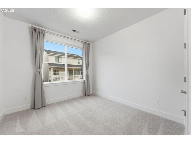 7741 Nw LADYBUG Pl, Portland, OR 97229