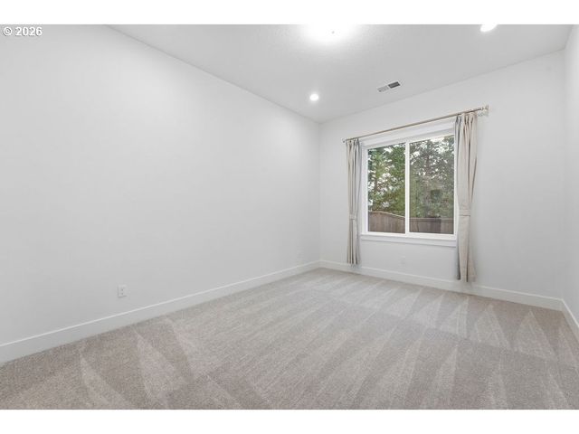 7741 Nw LADYBUG Pl, Portland, OR 97229