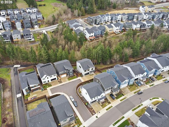 7741 Nw LADYBUG Pl, Portland, OR 97229