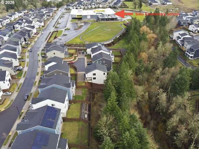 7741 Nw LADYBUG Pl, Portland, OR 97229