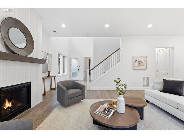 7741 Nw LADYBUG Pl, Portland, OR 97229