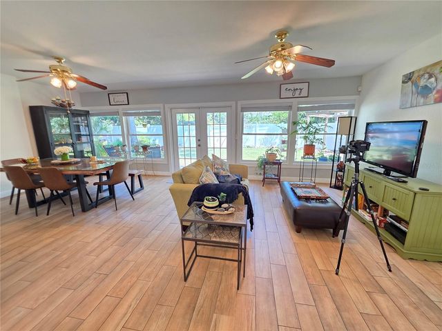 7211 12TH AVENUE N, St Petersburg, FL 33710