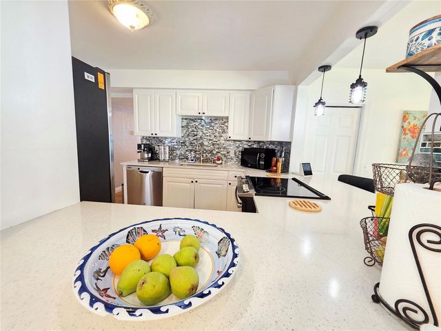 7211 12TH AVENUE N, St Petersburg, FL 33710