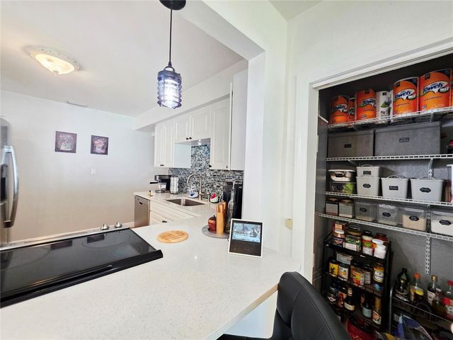 7211 12TH AVENUE N, St Petersburg, FL 33710