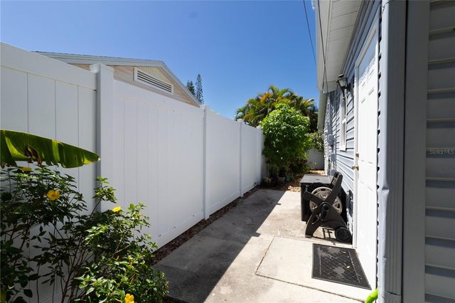 7211 12TH AVENUE N, St Petersburg, FL 33710