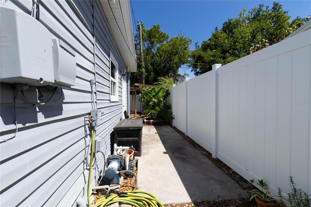7211 12TH AVENUE N, St Petersburg, FL 33710