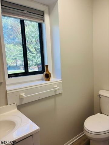 119 Wimbledon Sq, Washington Twp., NJ 07840