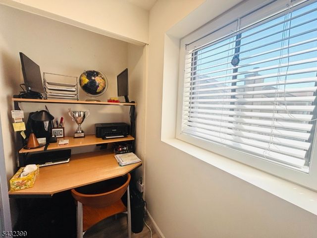 119 Wimbledon Sq, Washington Twp., NJ 07840