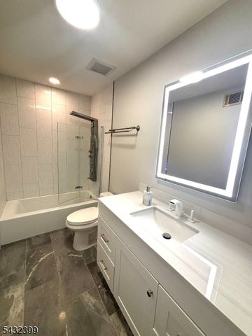 119 Wimbledon Sq, Washington Twp., NJ 07840