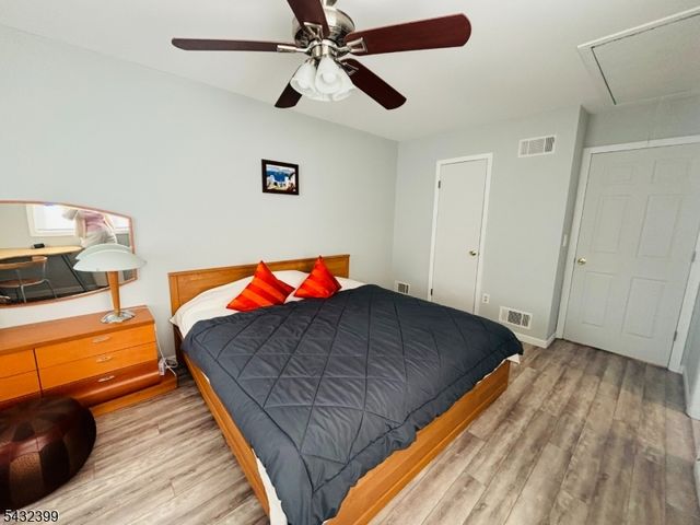 119 Wimbledon Sq, Washington Twp., NJ 07840