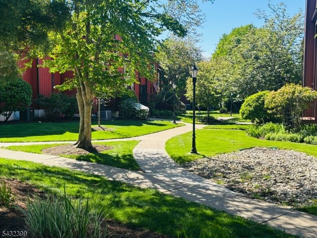 119 Wimbledon Sq, Washington Twp., NJ 07840