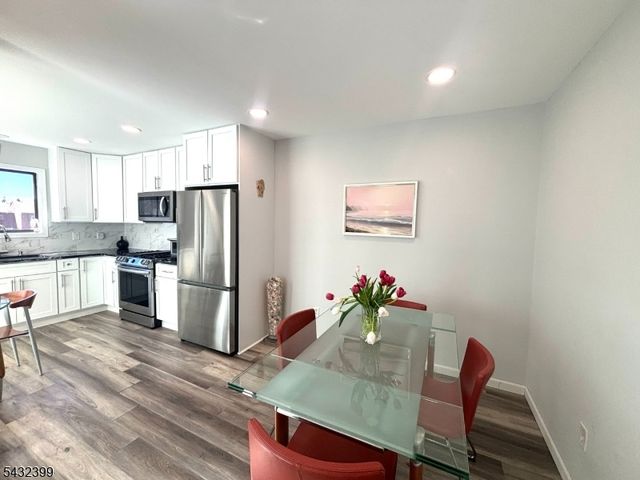 119 Wimbledon Sq, Washington Twp., NJ 07840