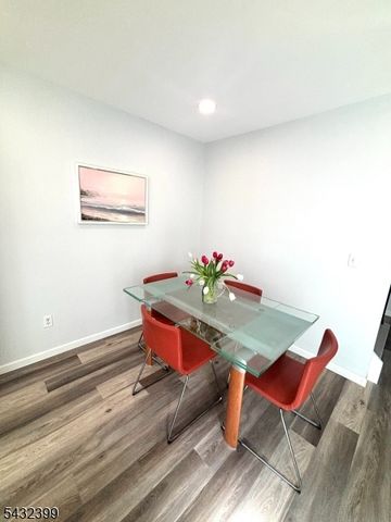 119 Wimbledon Sq, Washington Twp., NJ 07840