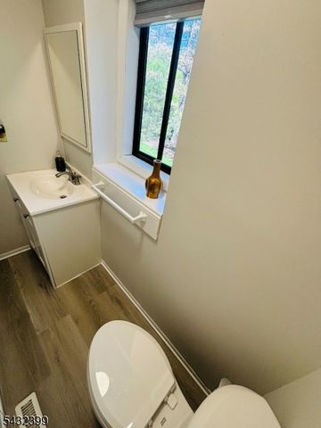 119 Wimbledon Sq, Washington Twp., NJ 07840