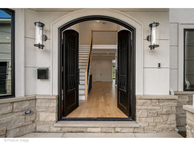 1851 Oakwood Road, Northbrook, IL 60062