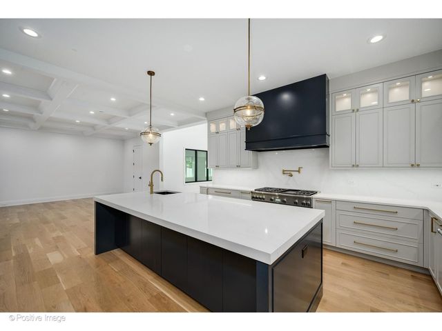 1851 Oakwood Road, Northbrook, IL 60062