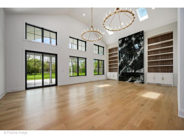 1851 Oakwood Road, Northbrook, IL 60062
