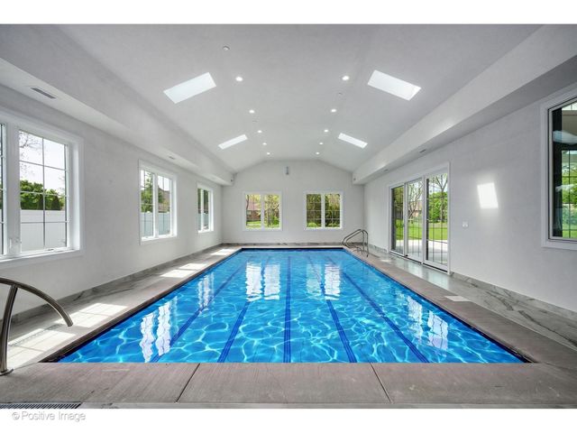 1851 Oakwood Road, Northbrook, IL 60062
