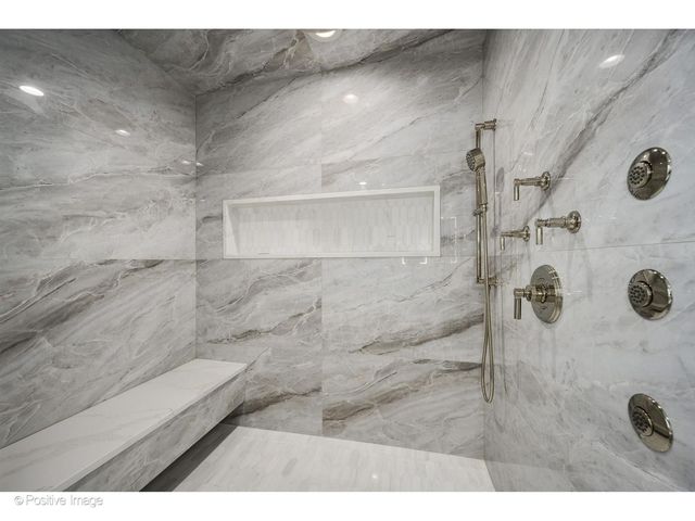 1851 Oakwood Road, Northbrook, IL 60062