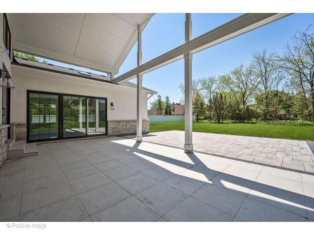 1851 Oakwood Road, Northbrook, IL 60062