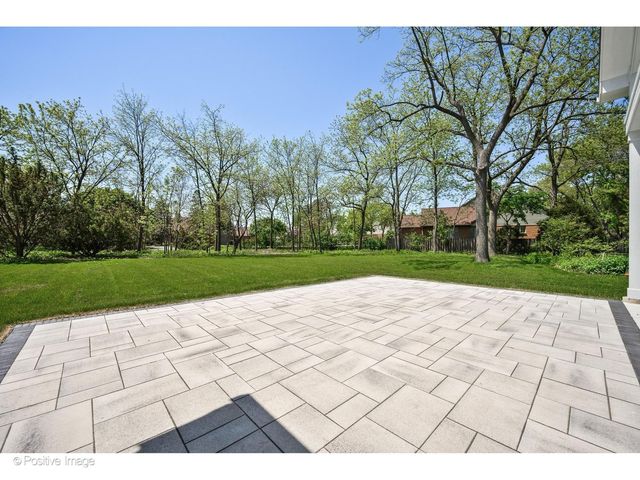 1851 Oakwood Road, Northbrook, IL 60062
