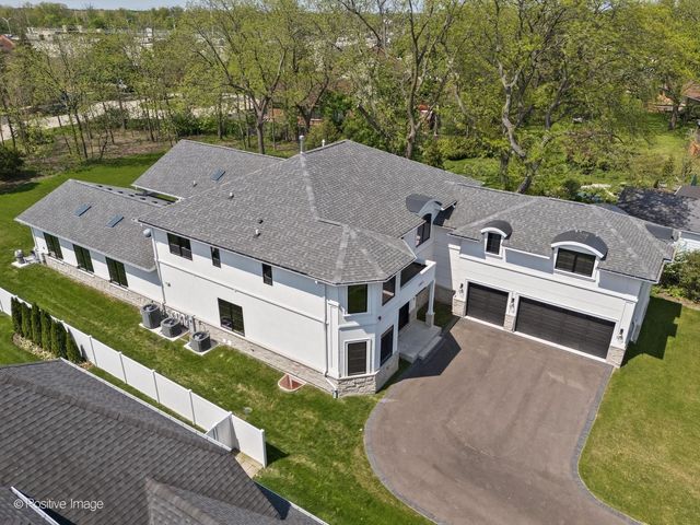 1851 Oakwood Road, Northbrook, IL 60062